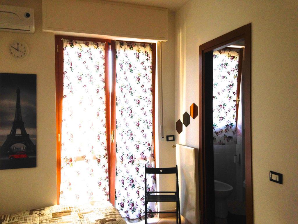 Top Suit Centro - Guest House Brugherio Ngoại thất bức ảnh